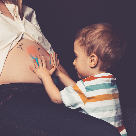 Professionelles Babybauch-Shooting